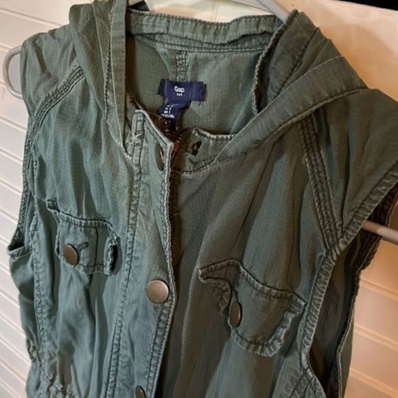 Gap small sleeveless hooded vest - Picture 8 of 8